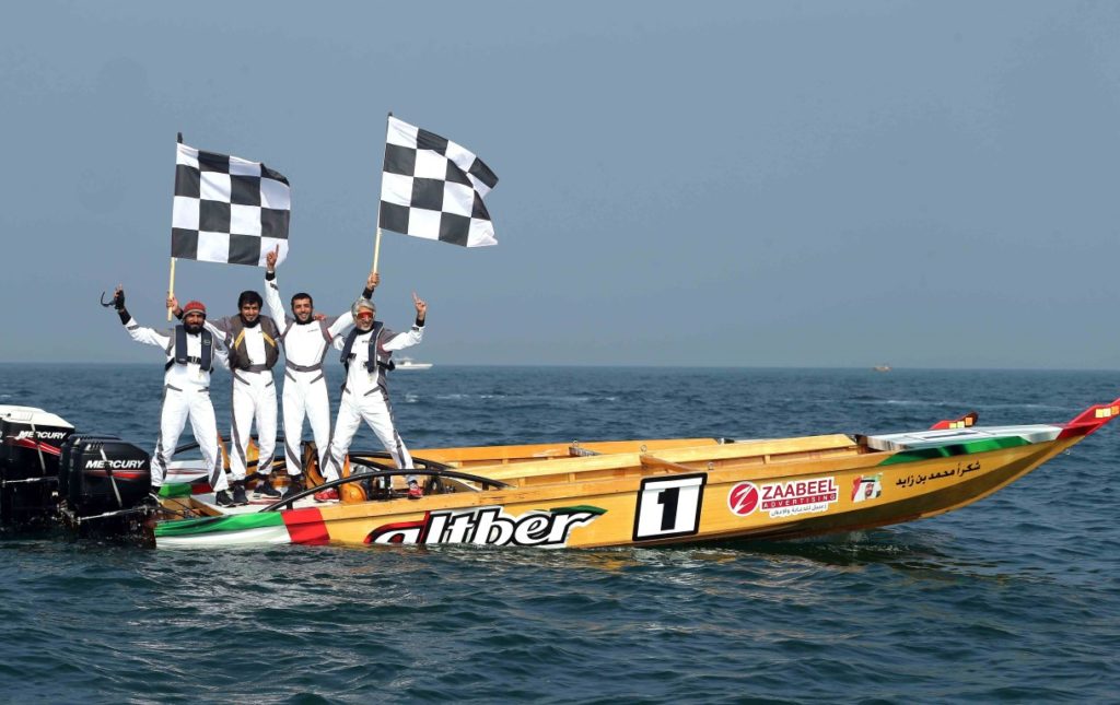 التبر 1 و 2 يحصدان ذهب سباق دبي للقوارب الخشبية