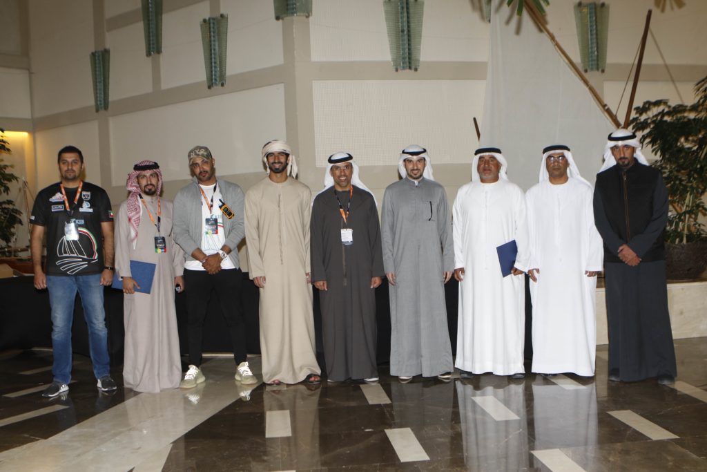 وفد الرياضات البحرية يتابع جائزة الكويت للدراجات المائية